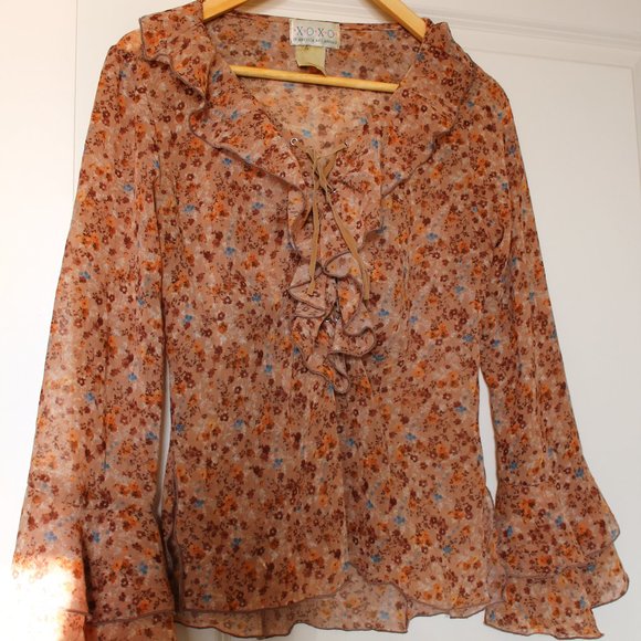 Beige XOXO Floral Top - Picture 1 of 4